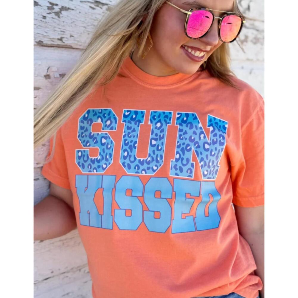 NEW TEXAS TRUE THREADS sunkissed short sleeve tee in blue leopard